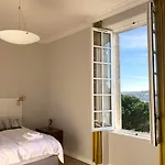 Chateau Haute Roche Отель *