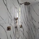 Chateau Haute Roche Hotel *