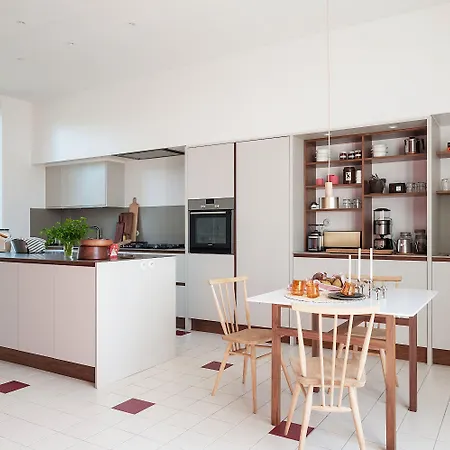 Hotel Chateau Haute Roche