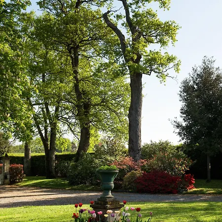 Hotel Chateau Haute Roche