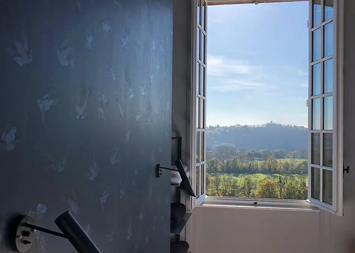 Hotel Chateau Haute Roche