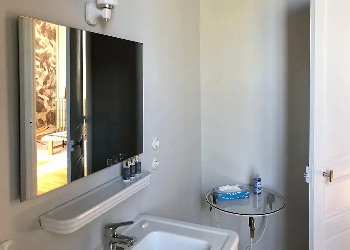 Chateau Haute Roche Hotel *