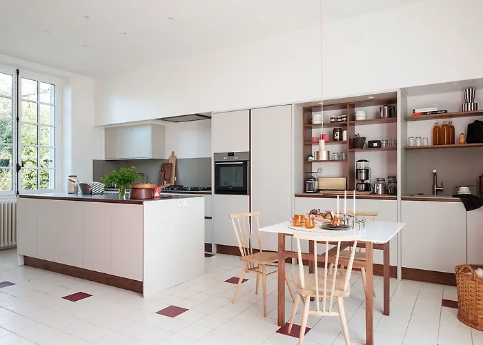 Hotel Chateau Haute Roche